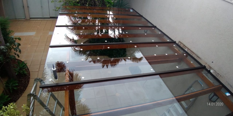 Fechamento de Cobertura com Vidro Valor Jardim Paulista - Fechamento de área Gourmet com Vidro